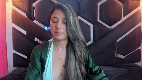 Snapshot of lilith_nv chatting on March 1, 5:27 pm Lilith online show from March 1, 5:27 pm