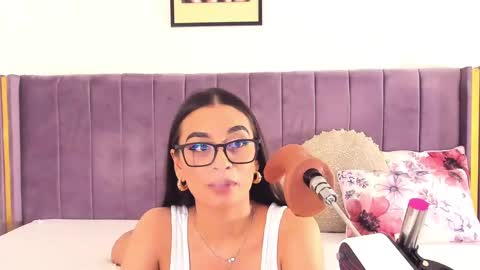 Snapshot of lilithcapri777 chatting on March 8, 5:01 pm Lily online show from March 8, 5:01 pm