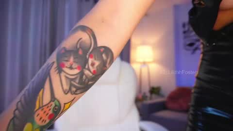 Lili  online show from March 3, 9:15 pm