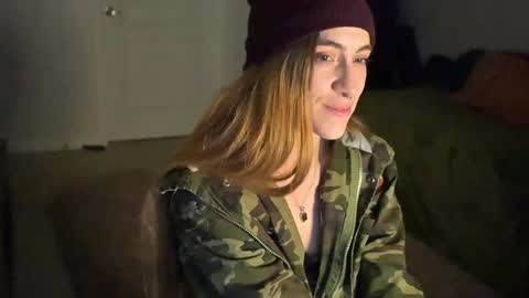 Snapshot of lilithoftrees chatting on January 31, 3:52 am L online show from January 31, 3:52 am