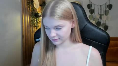 lilitrosen online show from October 10, 5:30 pm