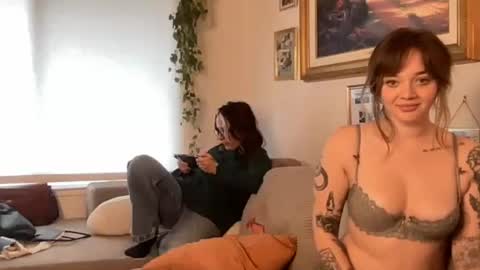 lilldaddysgirl online show from November 5, 7:38 pm