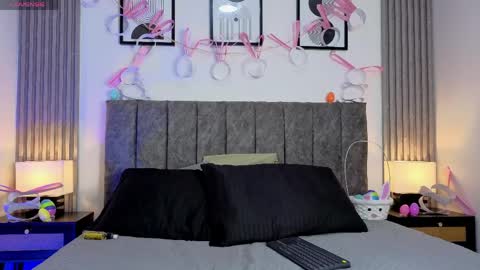 lillian_lee1 online show from April 3, 10:06 pm