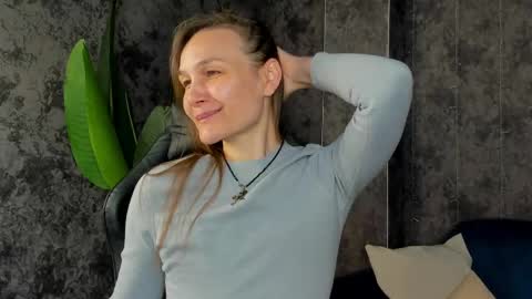 lillian_white1 online show from May 4, 1:12 am