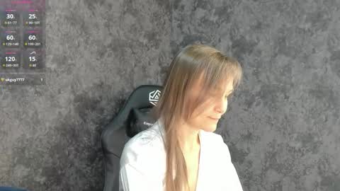 lillian_white1 online show from October 1, 12:54 am