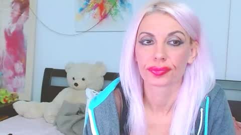 Lara online show from October 4, 2:20 am