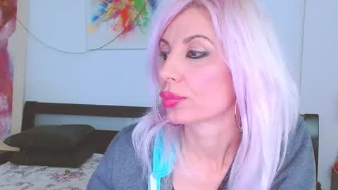 Snapshot of lillianasara chatting on February 13, 12:24 am Lara online show from February 13, 12:24 am