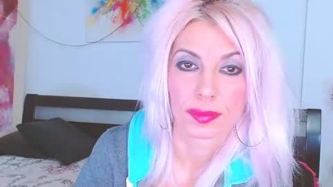 Snapshot of lillianasara chatting on February 21, 8:05 pm Lara online show from February 21, 8:05 pm