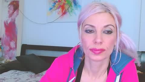 Snapshot of lillianasara chatting on February 27, 4:46 am Lara online show from February 27, 4:46 am