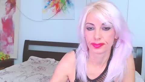 Snapshot of lillianasara chatting on September 22, 2:59 am Lara online show from September 22, 2:59 am
