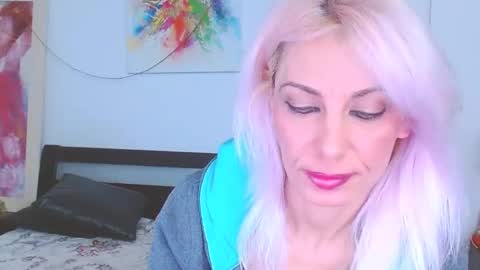 Snapshot of lillianasara chatting on February 15, 6:12 pm Lara online show from February 15, 6:12 pm