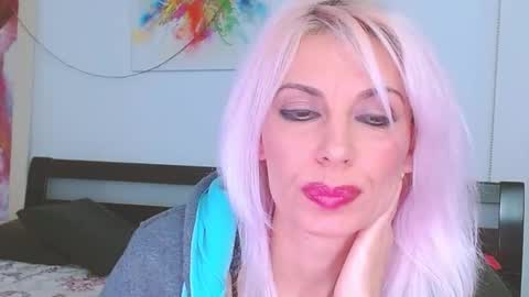 Snapshot of lillianasara chatting on February 22, 9:26 pm Lara online show from February 22, 9:26 pm