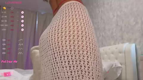 Snapshot of lilliasweety chatting on October 11, 3:11 am Lara Angel online show from October 11, 3:11 am