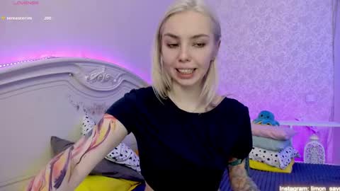 LilliMoore online show from February 16, 3:15 am