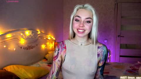 LilliMoore online show from March 26, 11:10 pm