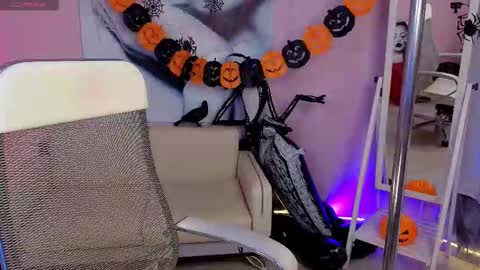 Lilly online show from November 6, 9:18 pm