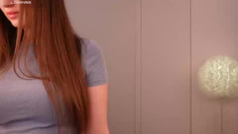 Snapshot of lilly_colins chatting on January 26, 2:52 pm Lilly Colins online show from January 26, 2:52 pm