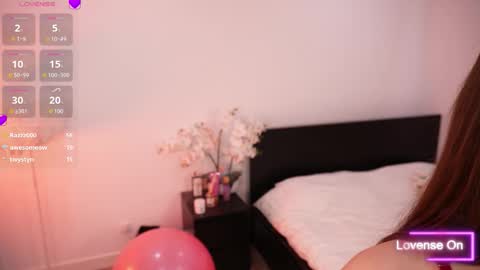 Snapshot of lilly_colins chatting on September 14, 7:04 pm Lilly Colins online show from September 14, 7:04 pm
