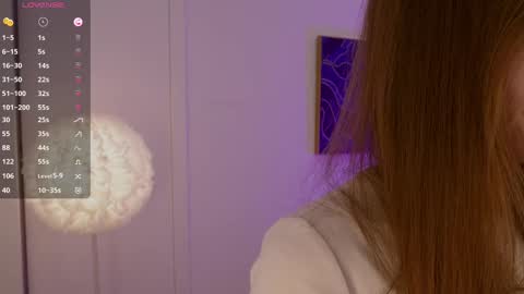 Snapshot of lilly_colins chatting on March 7, 12:26 am Lilly Colins online show from March 7, 12:26 am
