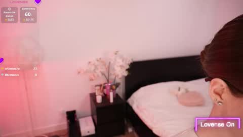 Snapshot of lilly_colins chatting on September 20, 7:28 pm Lilly Colins online show from September 20, 7:28 pm