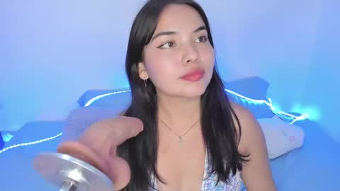 Snapshot of lilly_kinky chatting on March 6, 3:46 am Lilly online show from March 6, 3:46 am