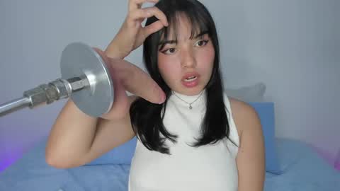 Snapshot of lilly_kinky chatting on January 31, 2:48 am Lilly online show from January 31, 2:48 am