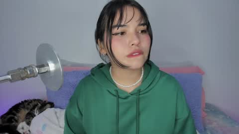 Snapshot of lilly_kinky chatting on January 26, 2:35 am Lilly online show from January 26, 2:35 am