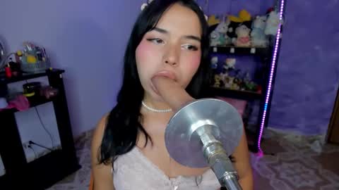 Snapshot of lilly_kinky chatting on September 19, 3:10 am Lilly online show from September 19, 3:10 am
