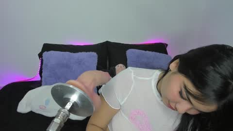 Snapshot of lilly_kinky chatting on February 4, 3:44 am Lilly online show from February 4, 3:44 am
