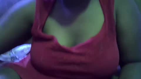 lillybae1811 online show from May 16, 10:52 pm