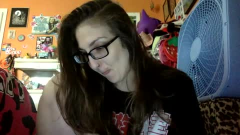 hi guys im back on here 3 online show from June 17, 10:26 pm