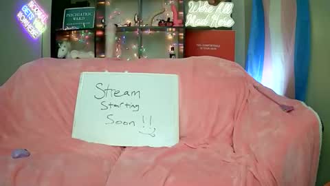 lillyVonT online show from October 12, 10:00 pm