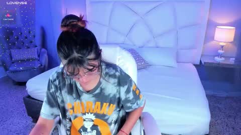 lillywills online show from October 18, 5:00 am