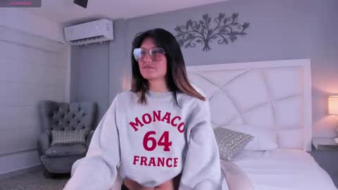 lillywills online show from October 2, 4:22 am