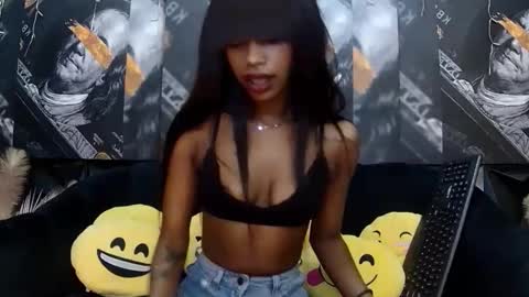 lilmissbaddiexxx online show from March 17, 4:23 pm