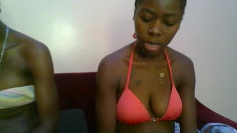 Snapshot of lilmystic_lola chatting on September 12, 4:25 am Chelsea online show from September 12, 4:25 am