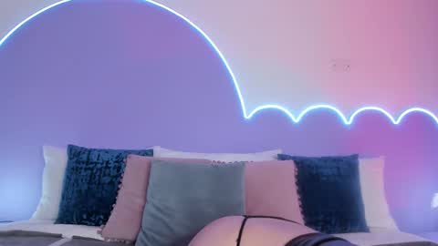 Lilou online show from February 12, 11:51 am