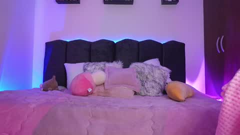 Lilou online show from March 13, 4:10 pm