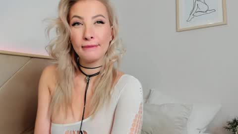 Lilou  online show from January 16, 9:27 am