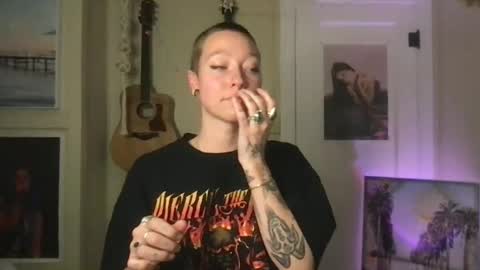 Lilpeachykeenn online show from December 26, 3:38 am