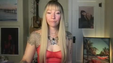 Lilpeachykeenn online show from December 15, 9:53 pm