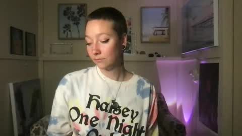 Lilpeachykeenn online show from January 4, 4:01 am