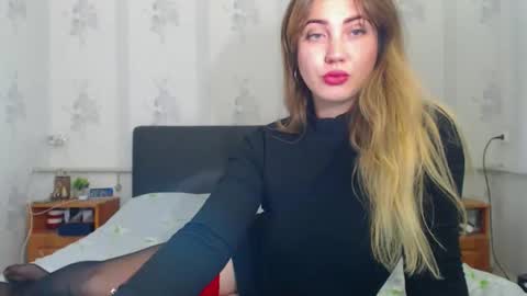 lilu_cute25 online show from September 29, 7:35 pm