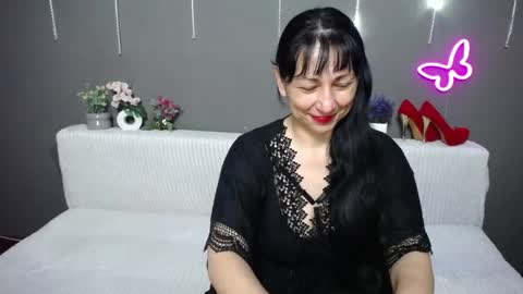 lilugrants online show from May 12, 6:39 pm