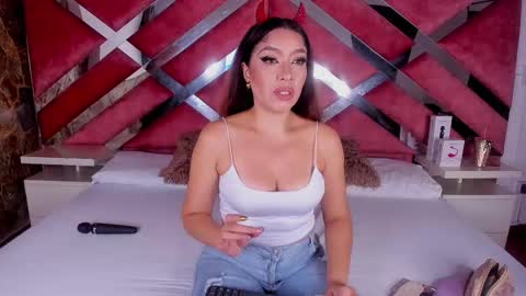 Lily online show from January 8, 8:04 pm