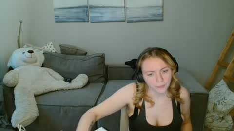 Lily dollyx online show from November 30, 12:12 pm