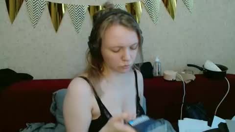 Lily dollyx online show from March 1, 1:04 pm