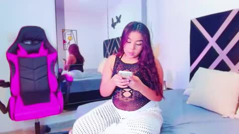 Snapshot of lily_evaans_ chatting on September 12, 11:45 am Lily Evans online show from September 12, 11:45 am