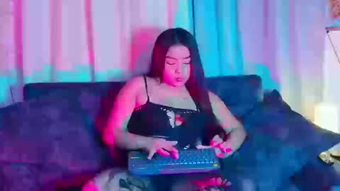 Snapshot of lily_evaans_ chatting on September 13, 1:35 pm Lily Evans online show from September 13, 1:35 pm