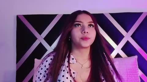 Snapshot of lily_evaans_ chatting on September 21, 4:11 pm Lily Evans online show from September 21, 4:11 pm